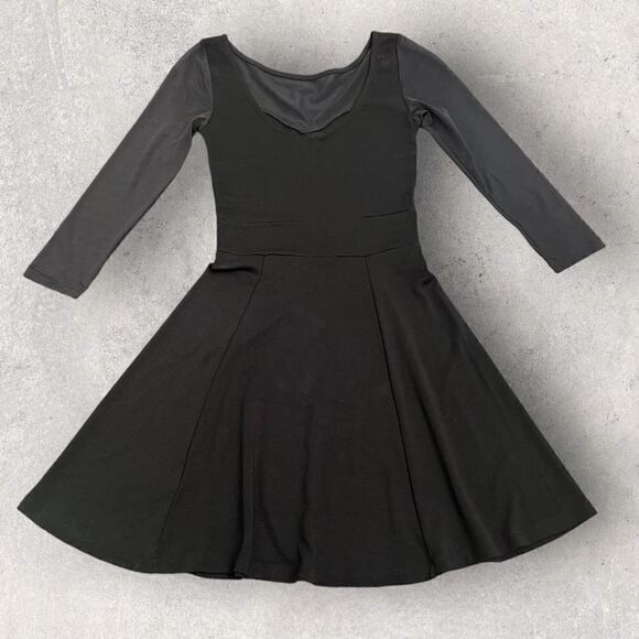 H&M divided sweetheart neckline dress - Picture 2 of 4